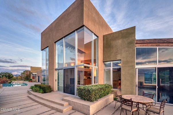 Exterior, Facade, Modern
