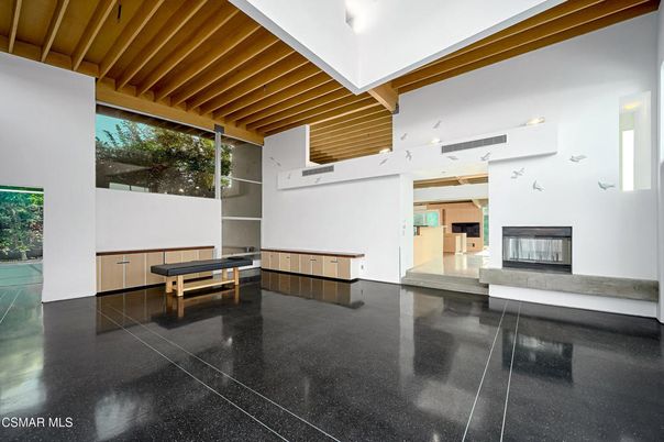 Fireplace, Interior, Recessed Lighting
