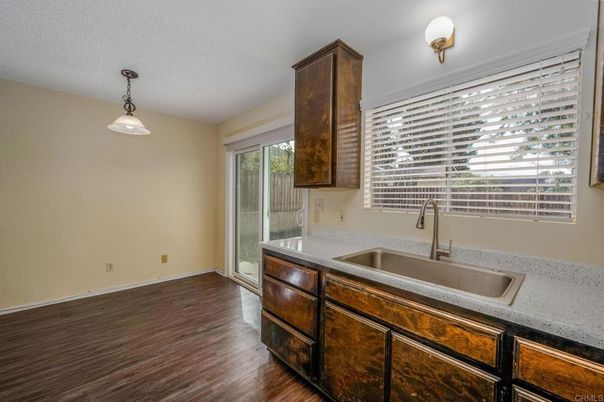 Interior, Pendant Lights, Wood Texture Flooring