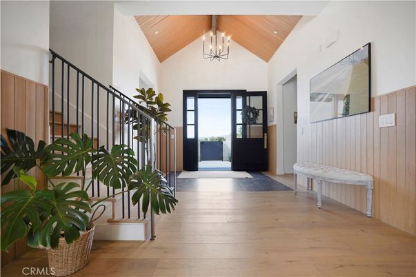 Chandelier, Interior, Pendant Lights, Recessed Lighting, Wooden Ceilings, Wood Texture Flooring
