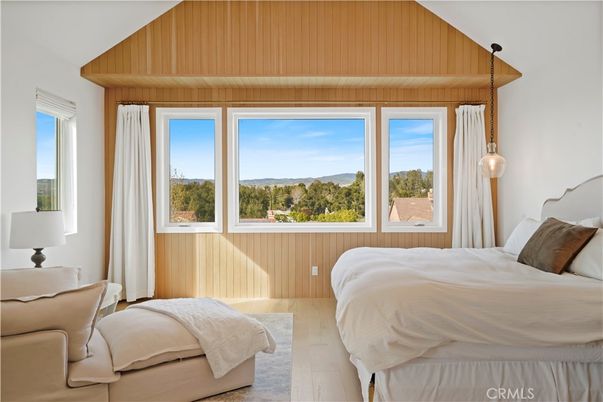 Bedroom, Interior, Pendant Lights, Wood Texture Flooring