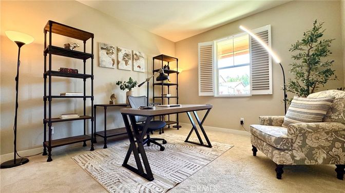 Home Office, Interior