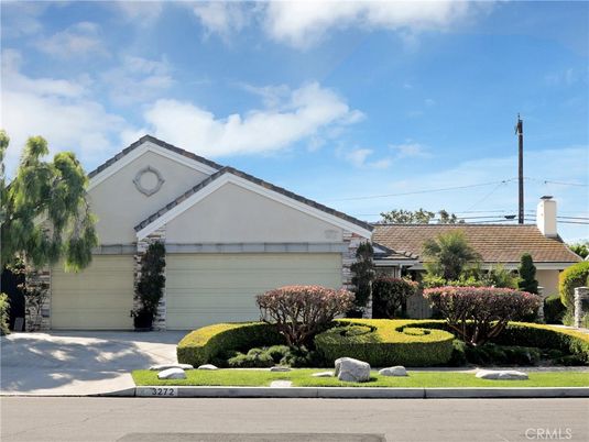 Attached, Exterior, Facade, Ranch