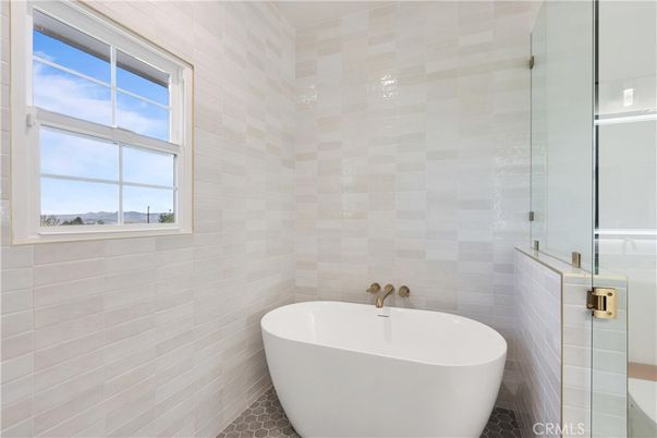 Bathroom, Free Standing Baths, Glass Shower, Interior