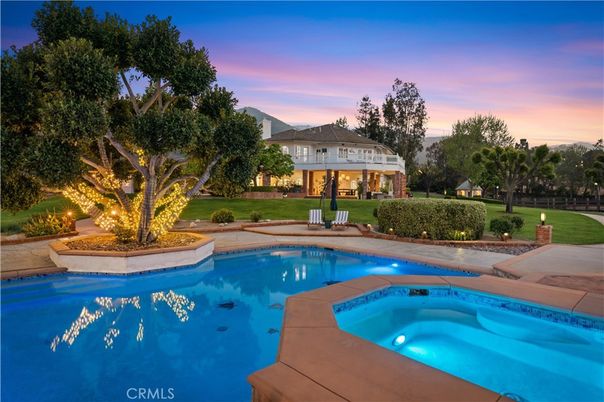 Exterior, Pool, Solar Panels
