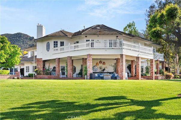 Backyard, Exterior, Facade, Brick Facade, French Provincial
