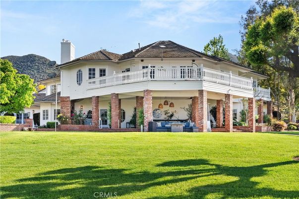 Backyard, Exterior, Facade, Brick Facade, French Provincial