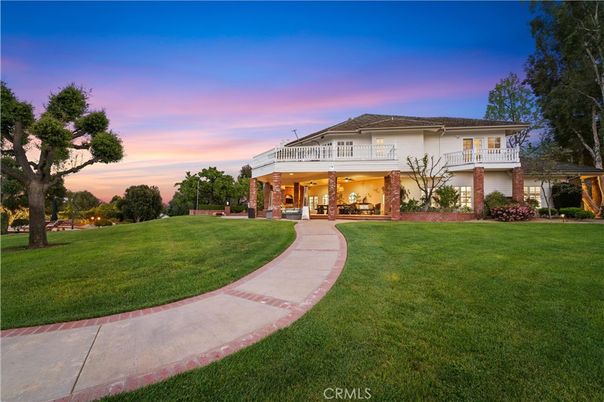 Attached, Backyard, Exterior, Facade, Split Level