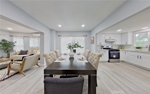 Dining room, Interior, Kitchen, Living room, Recessed Lighting, Wood Texture Flooring