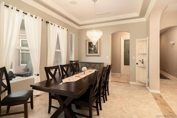 Chandelier, Dining room, Interior