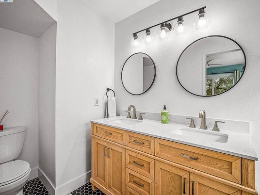 Bathroom, Dual Sink Vanities, Interior