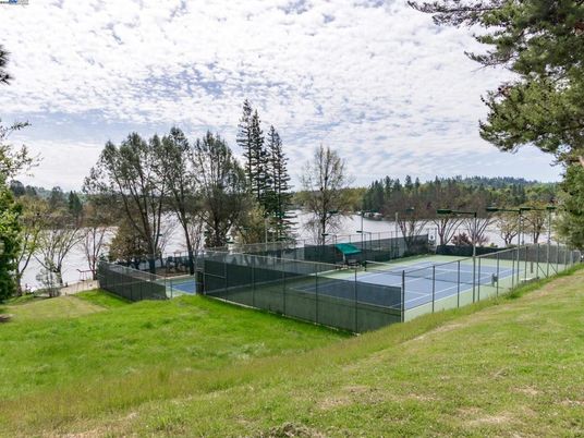 Exterior, Tennis Courts