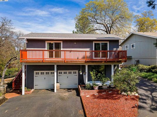 Attached, Exterior, Facade, Raised Ranch