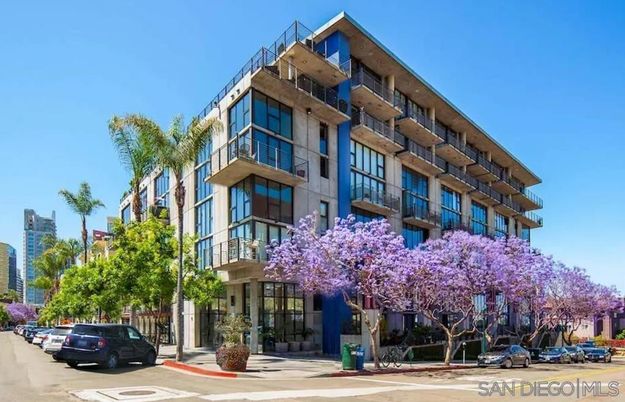 Exterior, Facade, Condo Building