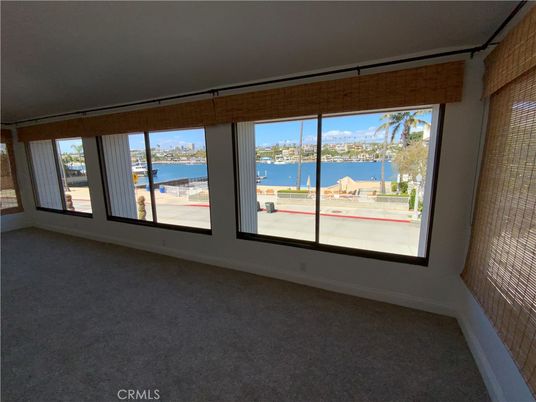 Empty room, Interior, Water