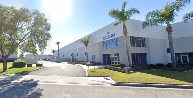 Exterior, Facade, Modern