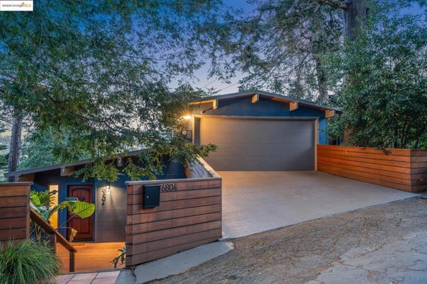 Detached Garage, Exterior