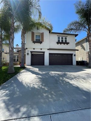 Attached, Exterior, Facade, Mediterranean