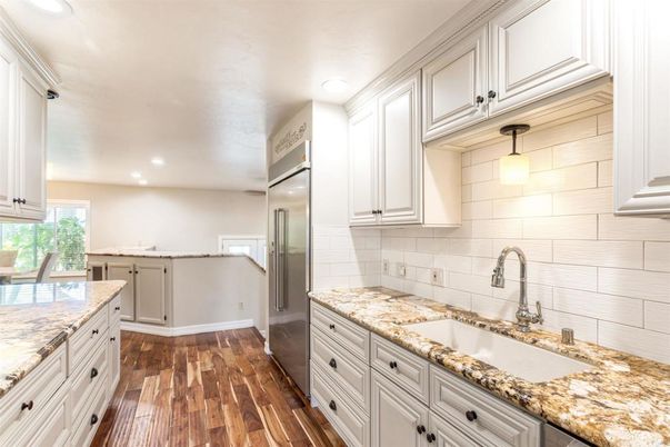 Interior, Kitchen, Pendant Lights, Recessed Lighting, Wood Texture Flooring