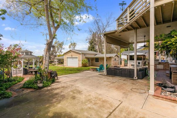 Backyard, Detached Garage, Exterior