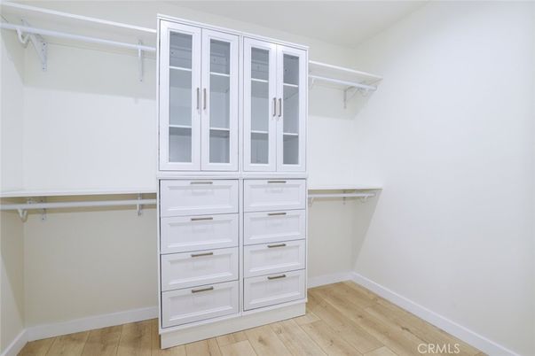 Interior, Walk-in Closets, Wood Texture Flooring