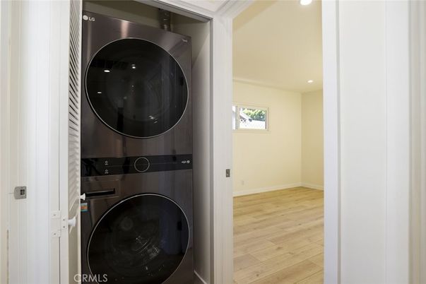 Interior, Recessed Lighting, Utility Closets, Washer, Wood Texture Flooring