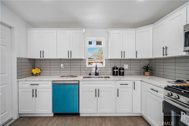Interior, Kitchen, Stainless Steel Appliances, Wood Texture Flooring