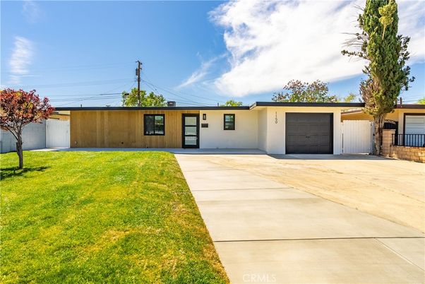 Attached, Backyard, Exterior, Facade, Ranch