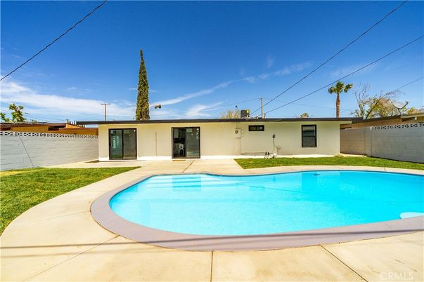 Exterior, Pool
