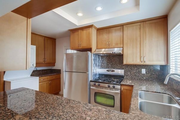 Interior, Kitchen, Recessed Lighting, Washer