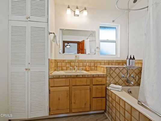 Bathroom, Interior, Tile Countertops