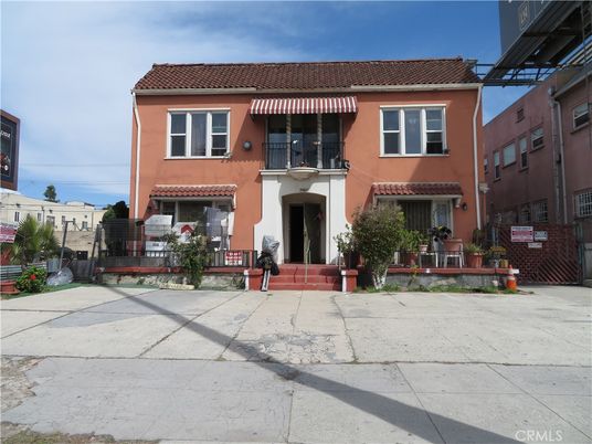Exterior, Facade, Mediterranean