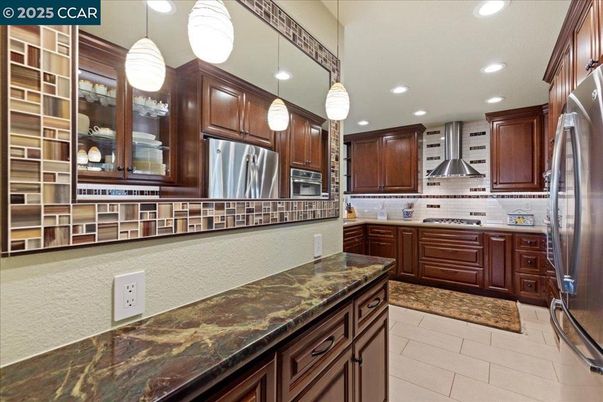 Interior, Kitchen, Pendant Lights, Recessed Lighting, Stainless Steel Appliances