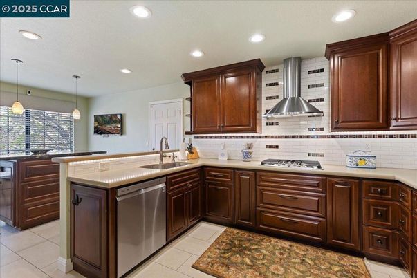 Interior, Kitchen, Pendant Lights, Recessed Lighting, Stainless Steel Appliances
