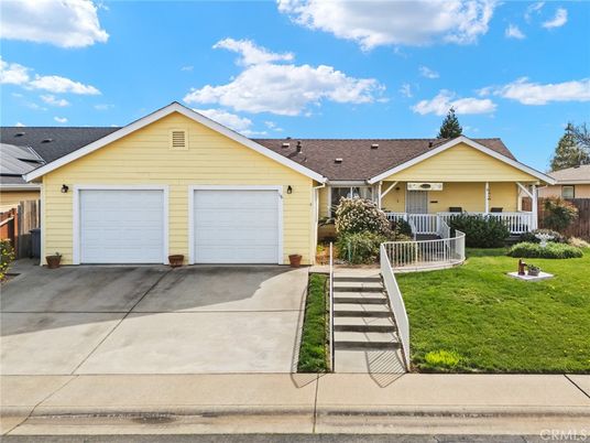 Attached, Exterior, Facade, Ranch