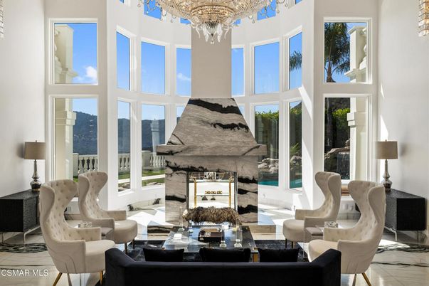 Chandelier, Fireplace, Interior, Living room