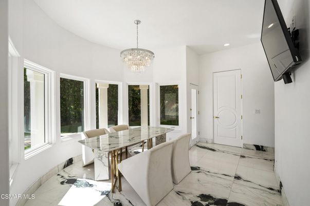 Chandelier, Dining room, Interior, Marble, Recessed Lighting