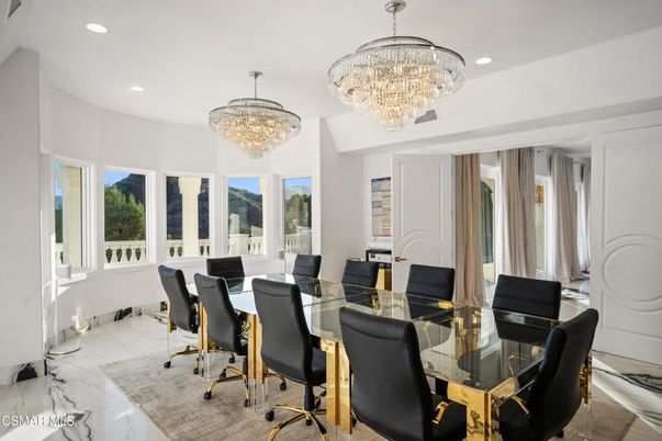Chandelier, Dining room, Interior, Marble, Recessed Lighting