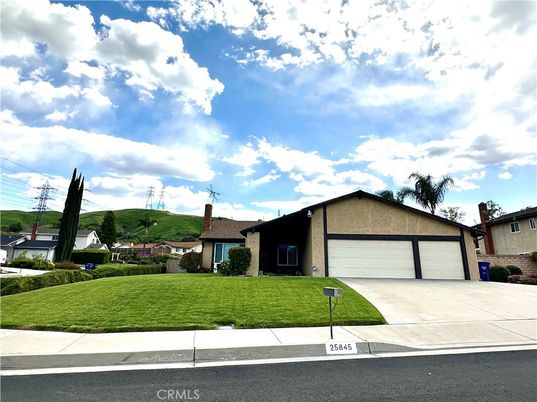 Attached, Exterior, Facade, Ranch