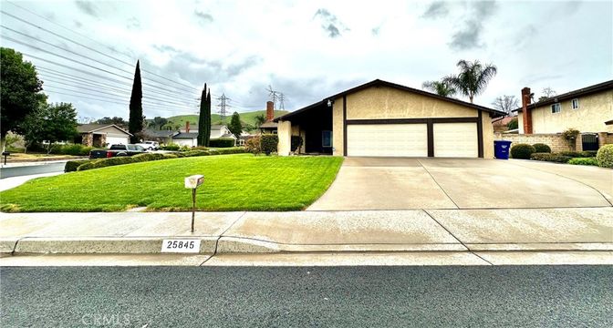 Attached, Exterior, Facade, Ranch