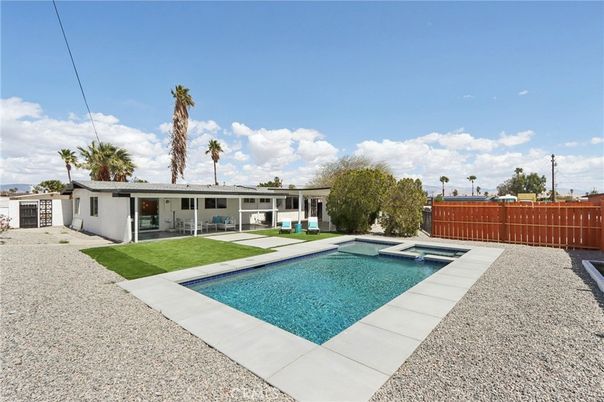 Exterior, Pool