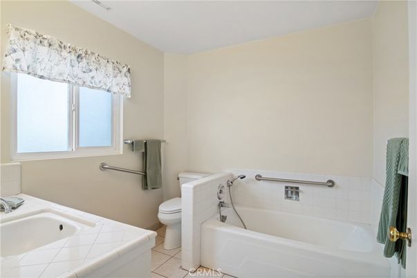 Bathroom, Interior, Tile Countertops