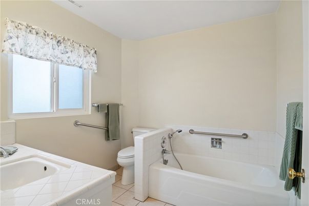 Bathroom, Interior, Tile Countertops