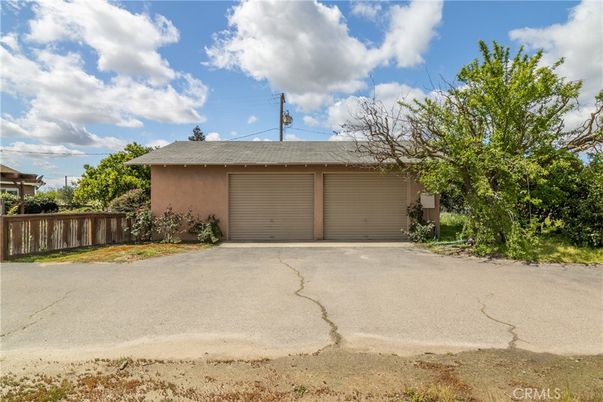 Detached Garage, Exterior