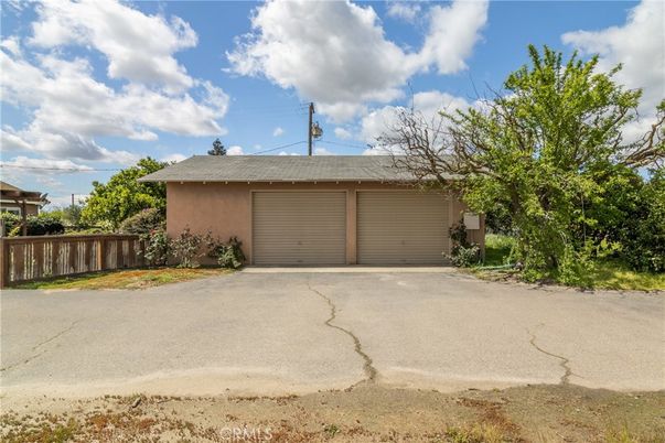 Detached Garage, Exterior