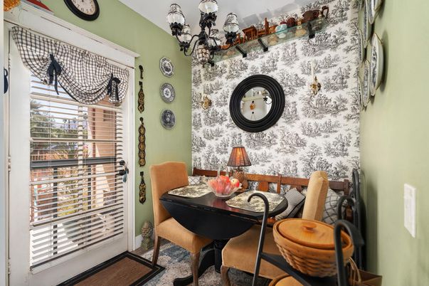Chandelier, Dining room, Interior