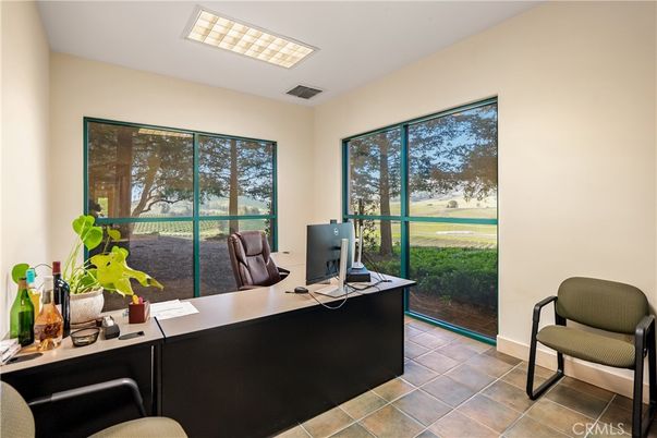 Home Office, Interior