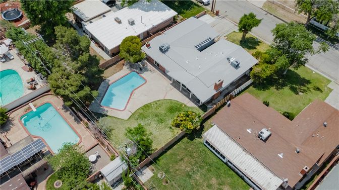 Exterior, Drone