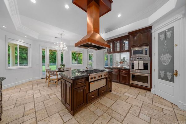 Chandelier, Dining room, Interior, Kitchen, Recessed Lighting, Stainless Steel Appliances