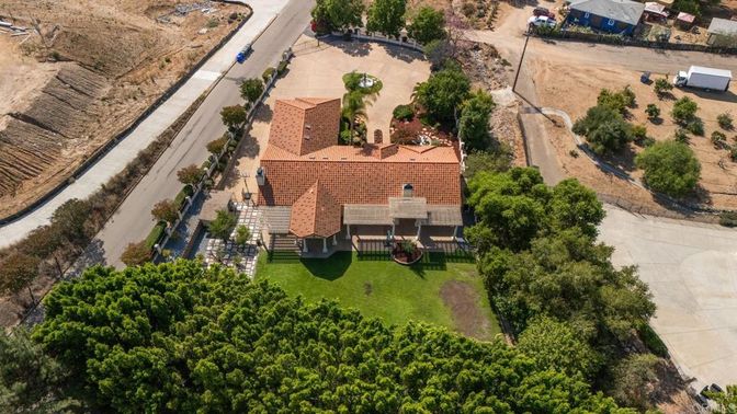 Exterior, Drone